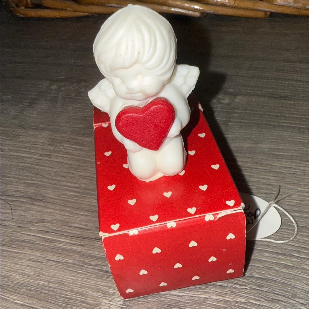 Avon Lil Cupid Potpourri Fragrance Mini-Pomander Soap - Vintage 1982